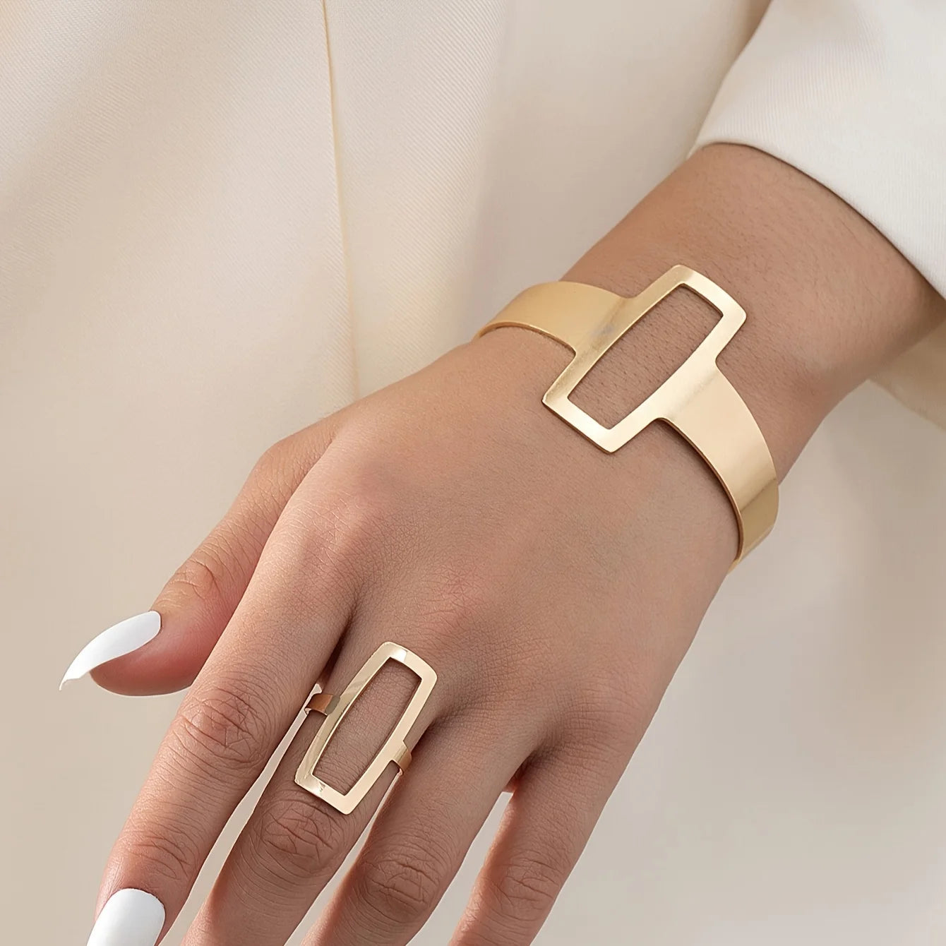 Sophisticated geometric shapes bracelet and ring set